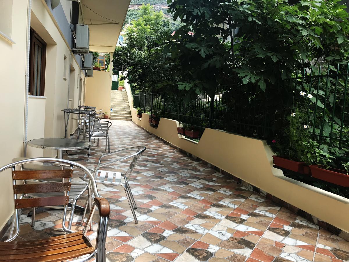 Flutura Apartments Vlorë Exterior foto